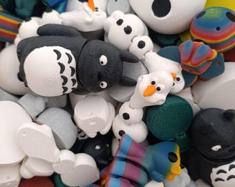 Pudełko na klucze z niespodzianką – Kawaii i urocze breloki | Tajemnicza torba prezentowa dla młodzieży i kolekcjonerów | Anime, Motywy retro
