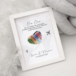 Geldgeschenk Hochzeit | Weltkarte mit ausgeschnittenem Herz, Kreatives Poster zum Ausdrucken & Einrahmen, Ehe ist eine Entdeckerreise