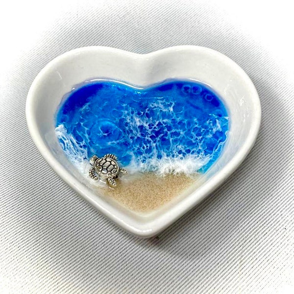 Heart ring dish with turtle charm, handmade, seaside decor, jewellery storage, wedding gift, mothers day gift