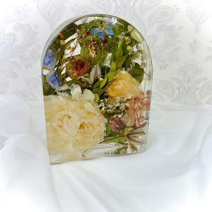 flower preservation display arch, wedding flower preservation, funeral flower preservation, wedding gift, bouquet preservation