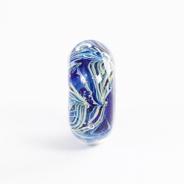 Lampwork Artisan Charm Bead Large Core, Perle de verre faite à la main avec tube d’argent, Perle de verre BHB -Bleu