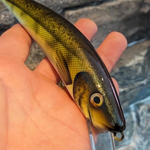 6-1/2&quot; (165mm) Wooden Jerkbait Fishing Lure for Musky, Pike and Monster Walleye (Price includes Tariffs for US shoppers)