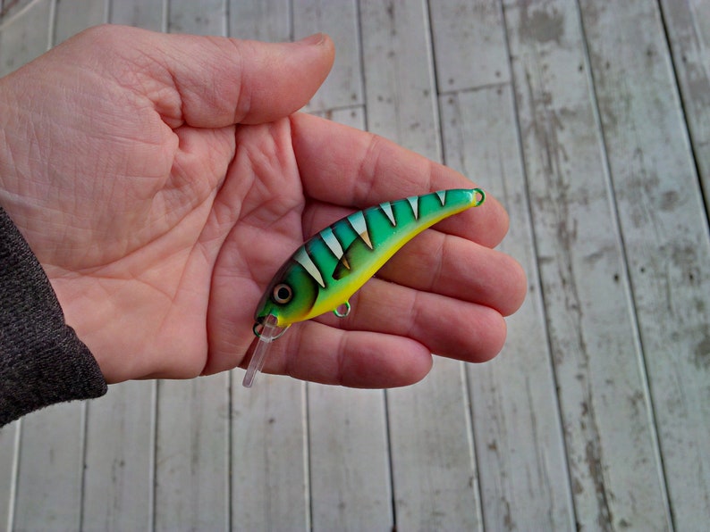 Walleye Bass and Trout 3 Wooden JerkbaitCrankbait Fishing Lure for Musky Pike