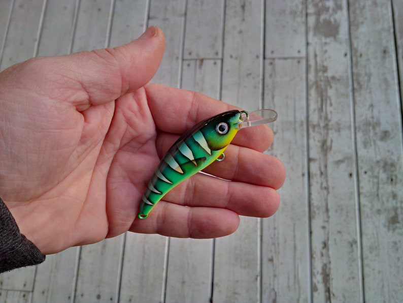 Walleye Bass and Trout 3 Wooden JerkbaitCrankbait Fishing Lure for Musky Pike