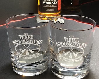 Three Broomsticks Rocks Glasses | Wizard Shop | Wizard World Gifts | Pint Glasses | Tumbler Glasses | Cooler Glasses | Beer Glasses