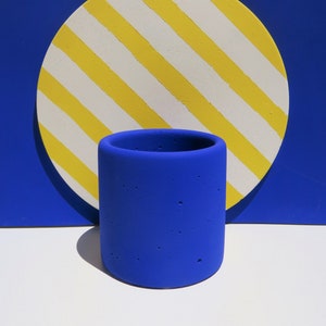 Raw medium concrete planters / colors / patterns