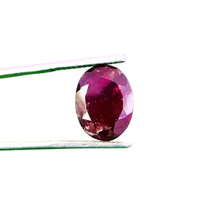 4.20 Carat Natural Rhodolite Garnet: Oval Faceted Loose Gemstone (11x8x5mm)