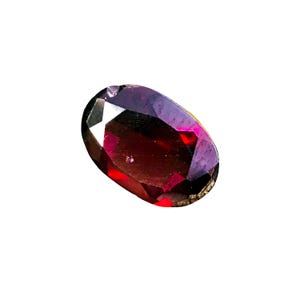 4.15 Carat Oval Rhodolite Garnet Gemstone: Polished Jewelry Making Stone (12x8x5mm)