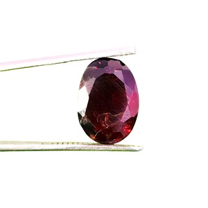 6.70 Carat Oval Rhodolite Garnet Gemstone: Polished Jewelry Making Stone (13x10x5mm)