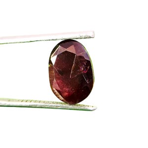 4.45 Carat Natural Rhodolite Garnet: Oval Faceted Loose Gemstone (12x8x5mm)