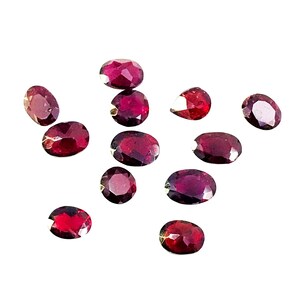20.75 Carat Natural Rhodolite Garnet: 9x8mm Oval Faceted Gemstone Lot