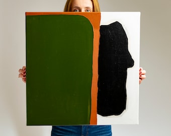Peinture abstraite vert olive, brun terre et blanche avec une figure noire audacieuse, toile tendue sur cadre en bois, prête à accrocher - Cristina PopArt