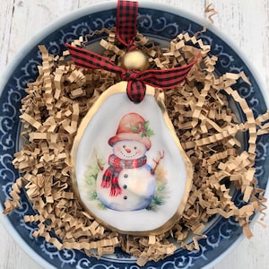 Oyster Ornament | Snowman | Winter Scene