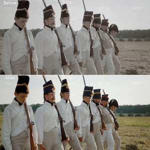 Puede incluir: Un grupo de soldados con uniformes hist&oacute;ricos, marchando en formaci&oacute;n. Visten chaquetas blancas, pantalones claros y sombreros altos con adornos decorativos. Cada soldado lleva un rifle. La escena se desarrolla al aire libre, con un campo y &aacute;rboles al fondo.