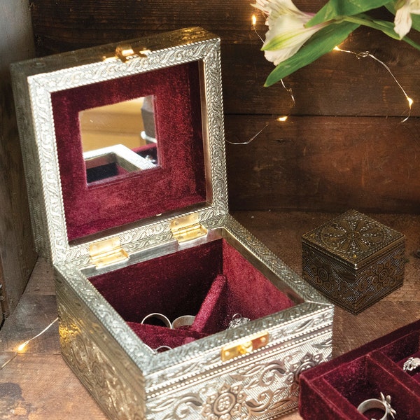 Silver Flower Embossed Jewelry Box With Mirror And Lift Out Ring Tray, Velvet Ring Box, Earring Box, Necklace Box, Jewelry Storage, Antique