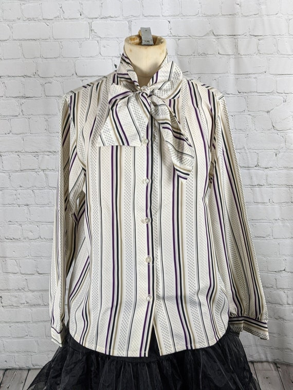 1970s Bow Neck Secretary Blouse