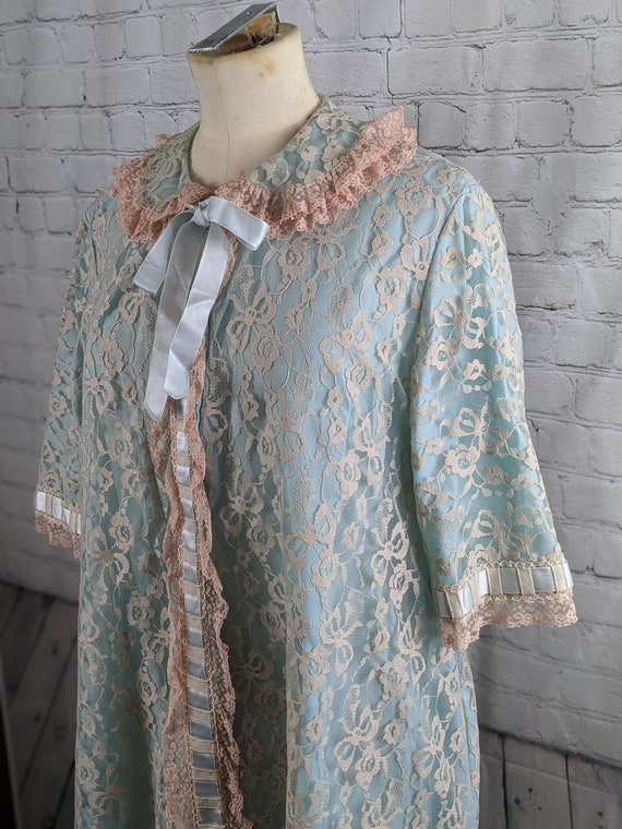 1960s Pink and Blue Lace Dressing Gown
