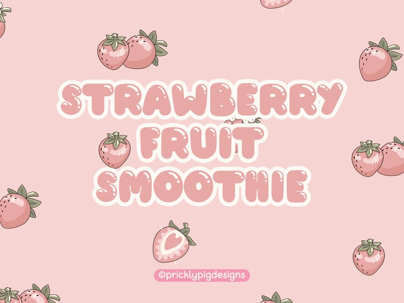 Pu&ograve; includere: Sfondo rosa con il testo "Strawberry Fruit Smoothie" in lettere bianche con contorni rosa. Il testo &egrave; circondato da immagini di fragole in stile cartone animato.