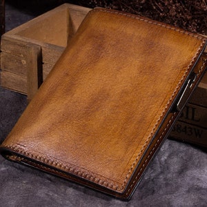 Carteiras de couro bifold para homens vintage artesanal pequena bolsa curta titular do cartão organizador bolsa de personalização