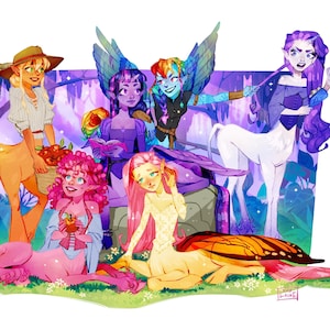 Puede incluir: Un grupo de seis criaturas míticas coloridas, incluyendo un centauro, un unicornio, un pegaso y tres hadas, están reunidas en un entorno de bosque. Las criaturas están todas sonriendo y parecen estar disfrutando de la compañía de los demás.