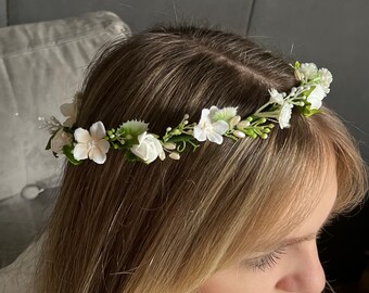 White  Wedding flower hair piece, communion wreath, Flower headband, Flower hair piece, Wedding tiara, Wedding flower crown