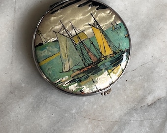 Vintage 1920er Jahre Kompakt mit der Darstellung von Segelbooten