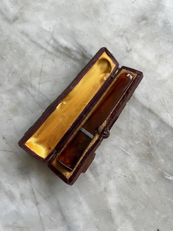 gold flake cigarette Wills cigarettes gold flake hi-res stock photography and images