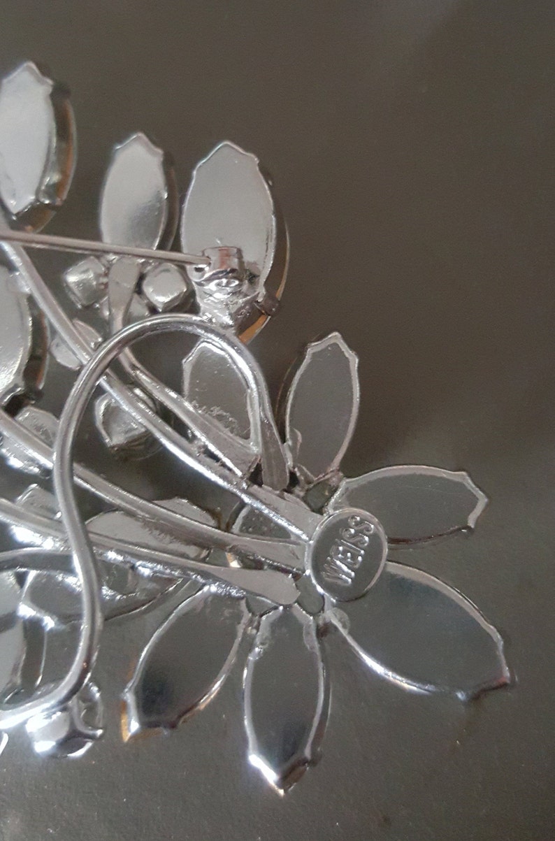 Fabulous /'Weiss/' rhinestone brooch