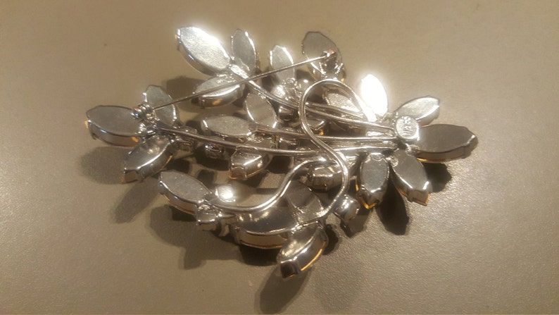 Fabulous /'Weiss/' rhinestone brooch