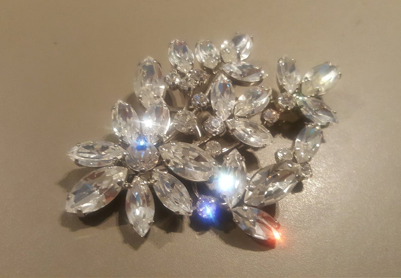 Fabulous /'Weiss/' rhinestone brooch