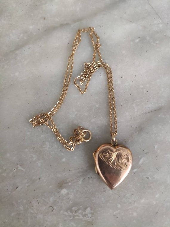 Vintage 9 ct rose gold back and front locket and c