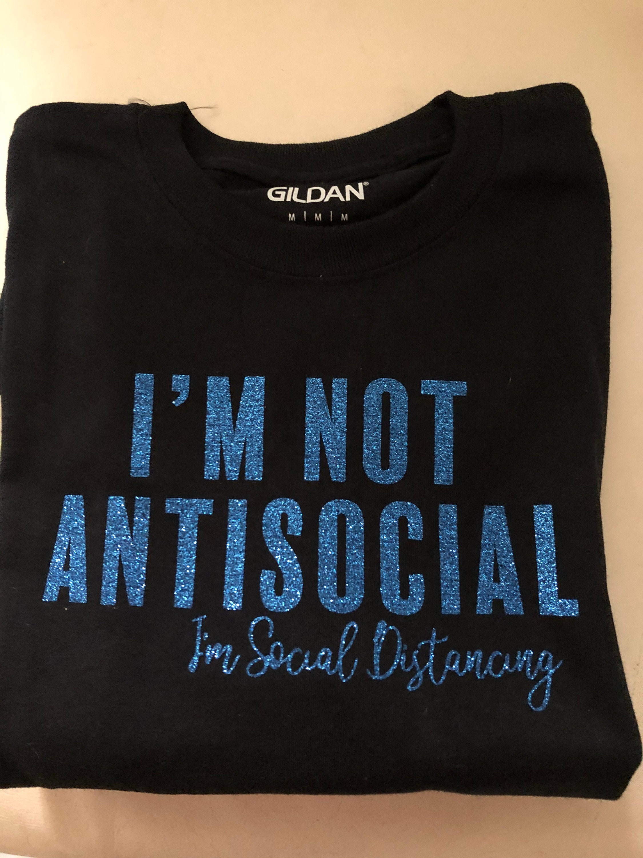 Je Ne Suis Pas Une Option Je ne suis pas anti-social Im social distanciation T-shirt | Etsy