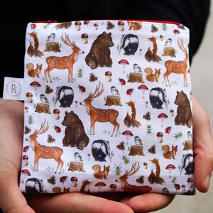 Bolsa de algodón forestal con ilustración original. Para cosméticos, cosas pequeñas en bolsos, materiales de arte, pasaportes y auriculares.