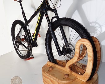 Track Stand, wooden adjustable bike stand