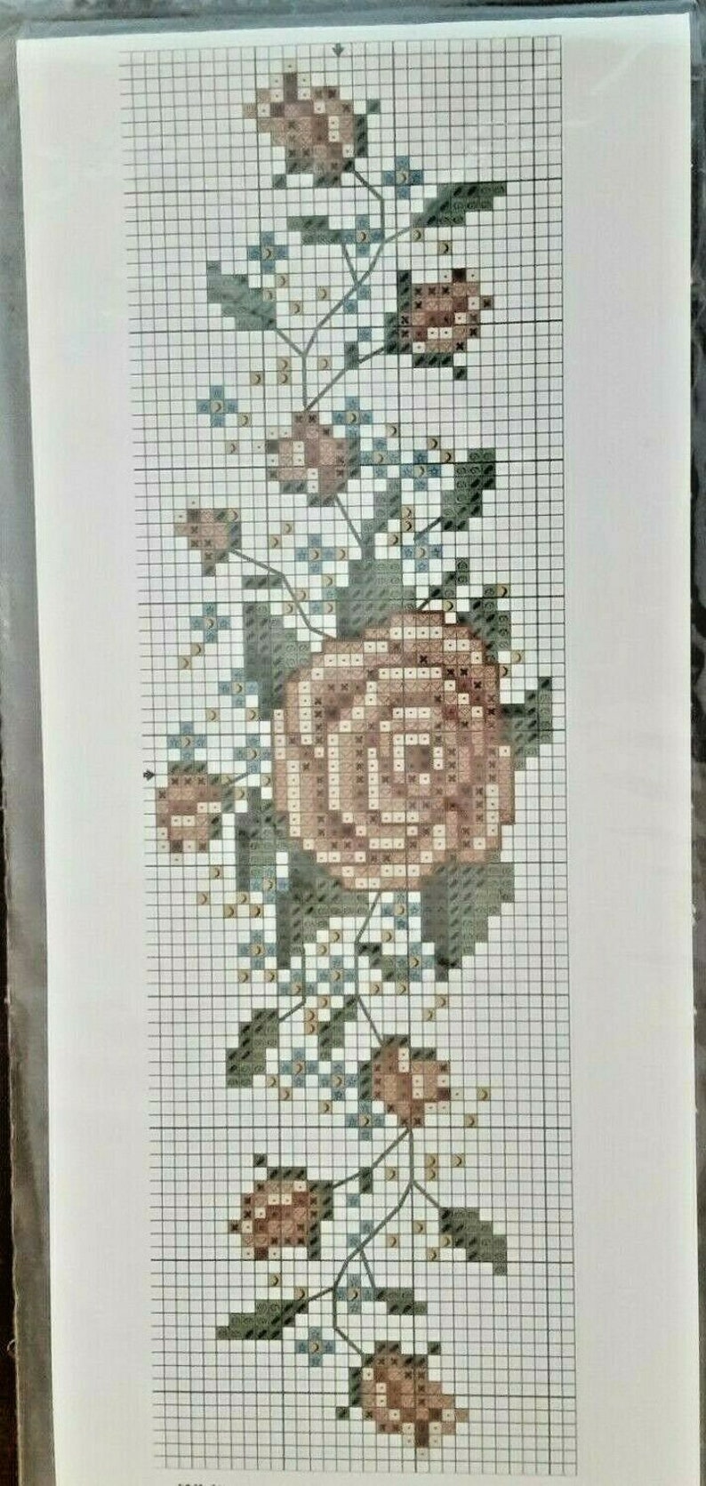 18 ct bookmark with lace aida cloth
