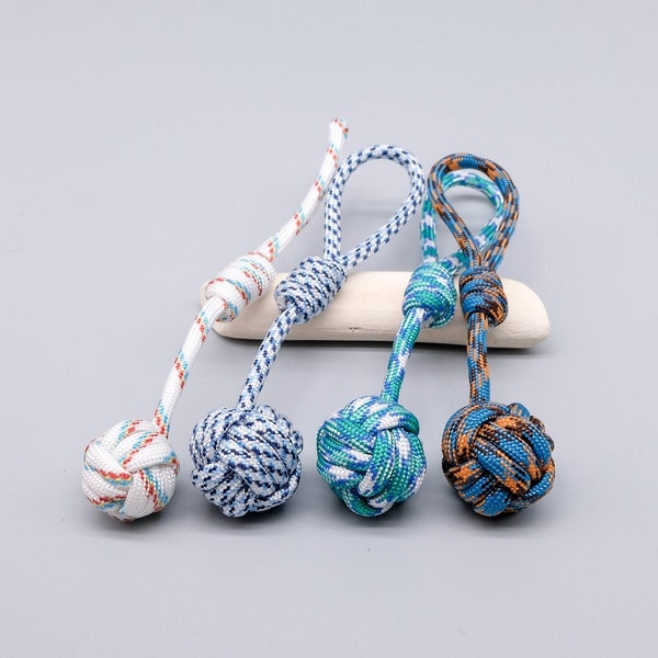 Porte clés monkey fist en paracord multicolore bleu au choix