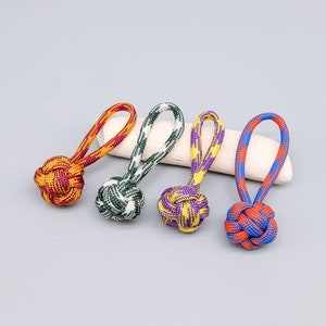 Choice of pattern-coloured paracord keychain - 4
