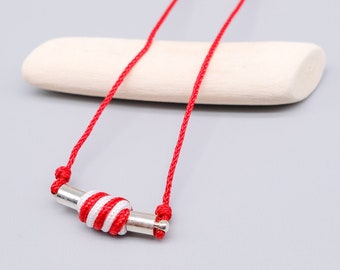 Necklace in Paracord Knot in Red and White Spiral
