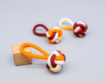 Multicolored paracord key ring - white orange brown