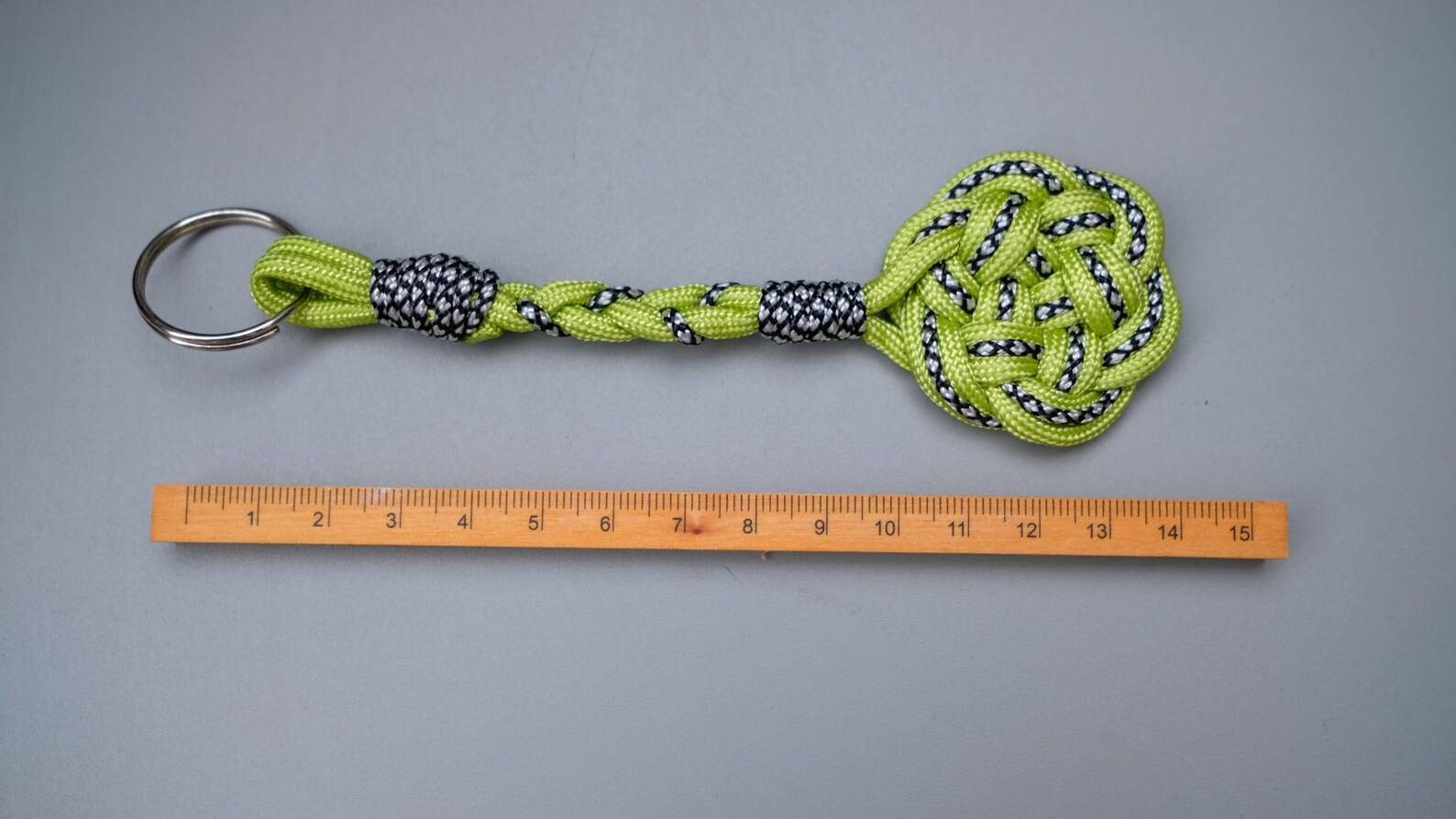 Chaîne de clés de défense personnelle d'extérieur, boule en acier, corde de parachute tressée, chaîne de clés pour la défense personnelle