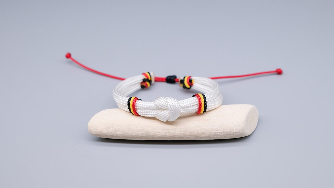 Bracelet mousqueton enfant Avoriaz - Paracorde vert menthe fait main | Monzémaré