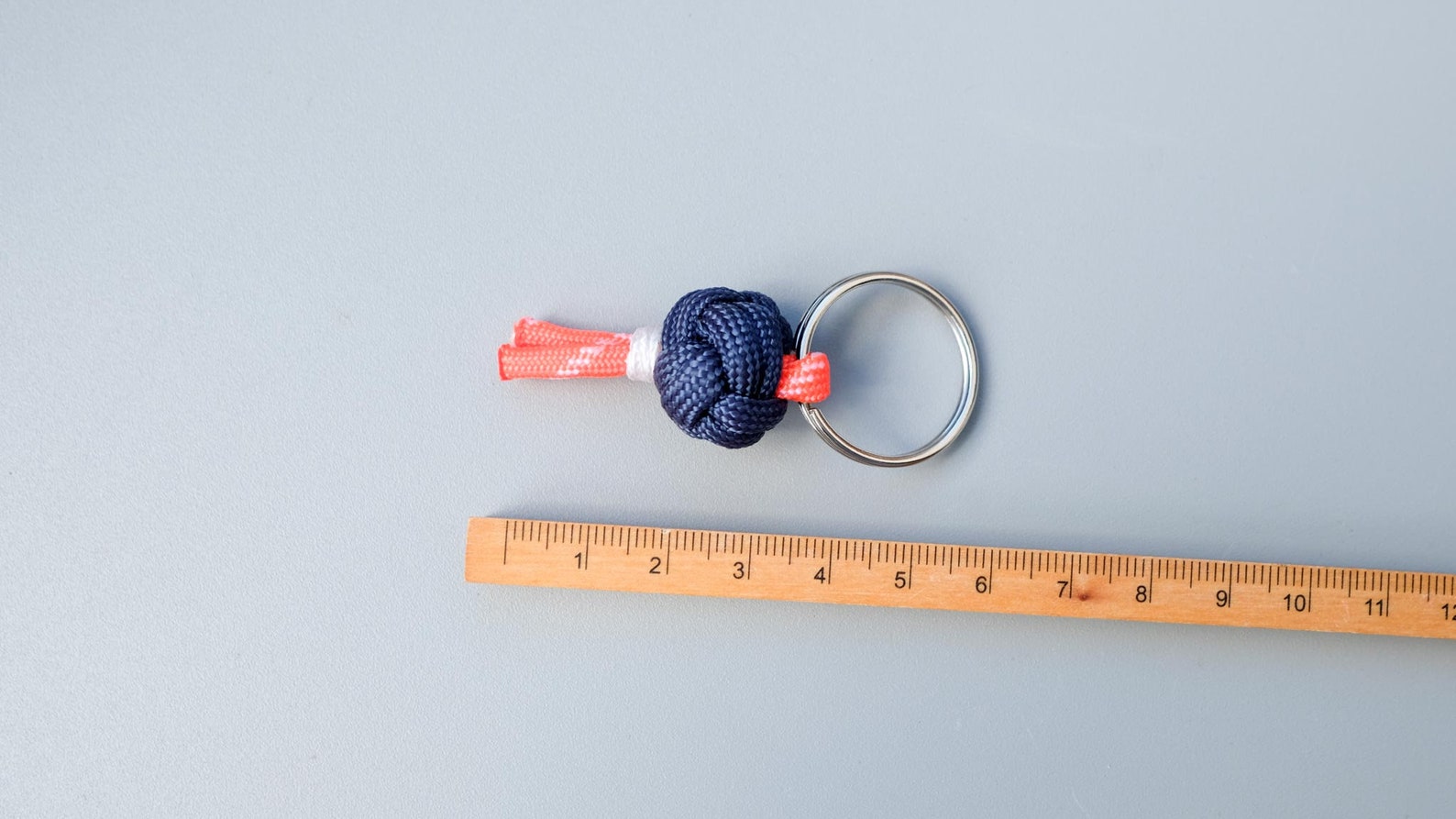 Porte-clés En Paracorde Bleu Pour Sensibilisation - Fait Main Aux États-Unis - Neuf Sans étiquettes