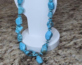 Colgante navajo de turquesa con cuentas, colgante de turquesa, pepitas de turquesa y howlita