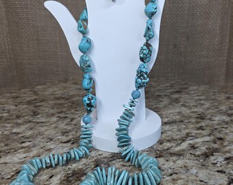 Collar de turquesa, pepitas de howlita de color turquesa y turquesa
