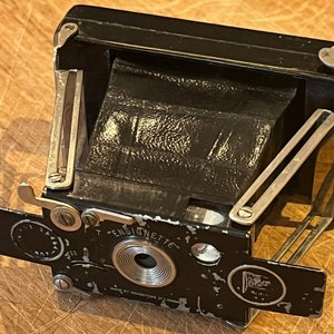 Houghton Ensignette pocket Camera C1910-14 with original case 10cm x 5.5cm x2.5cm