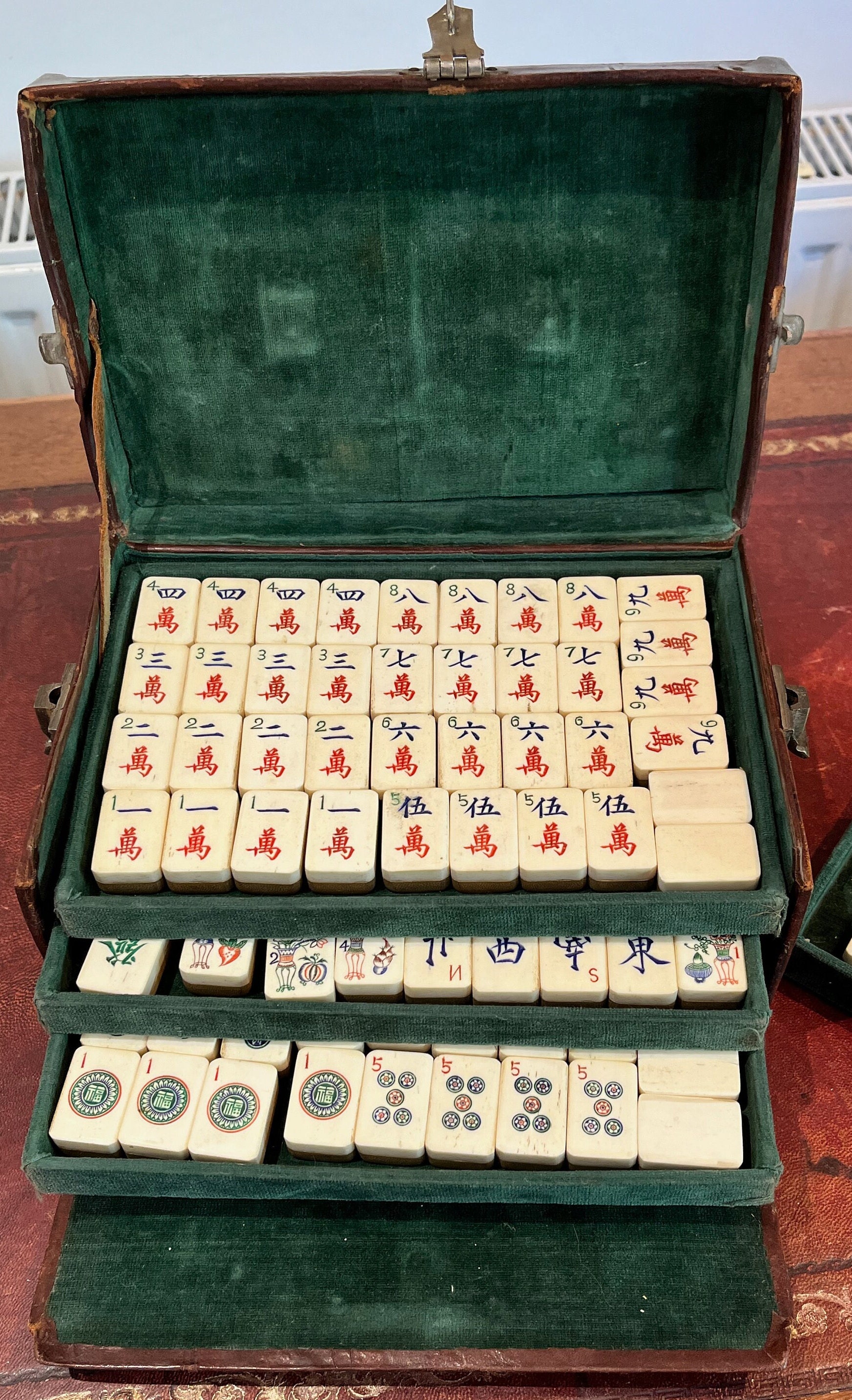 Ancien Coffret Mah Jong En Bois – Jeu De Tuiles Bambou Et Os – 1923 (Chine)