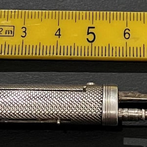 Antico chatelaine etui o multiutensile con custodia in argento C1880
