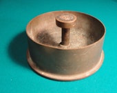 WWII Trench Art Ash Tray - 5 quot Brass MARK 5 - 38 CAL. Shell Base ( quot Apr 1943 quot dated)