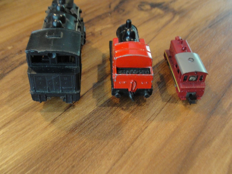 Lot of 3 Small Train Engines b & O Model Train Engine,matchbox 040