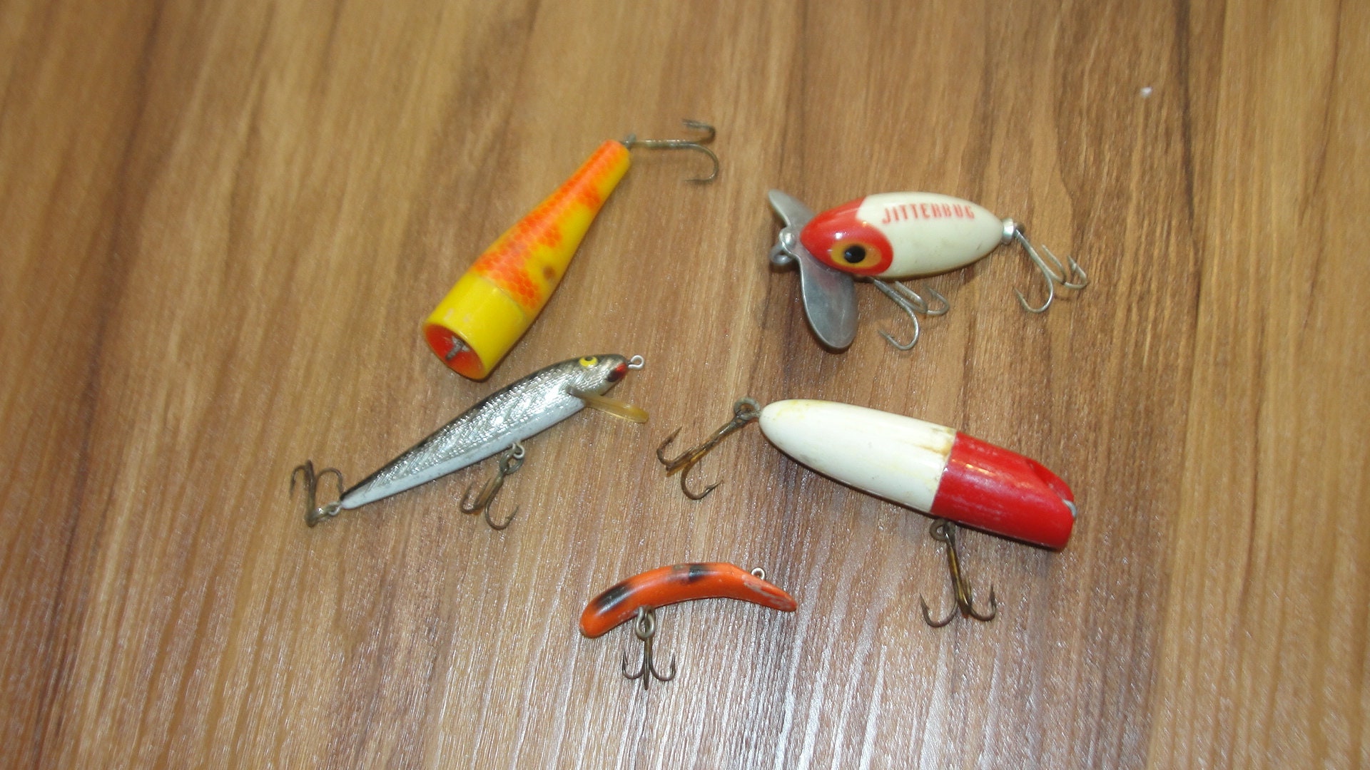 Vintage Fishing Lure Lot 5 Items jitterbug, Etc. 